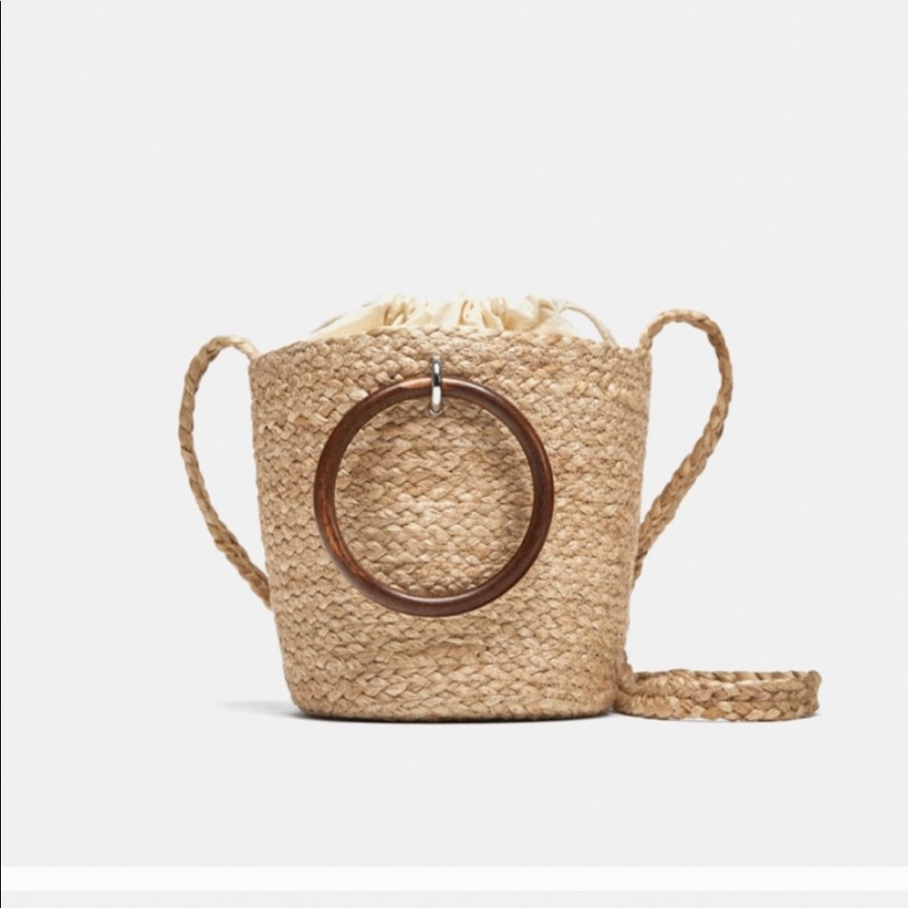 NWT Zara Tote Bag with Wooden Handles 👜